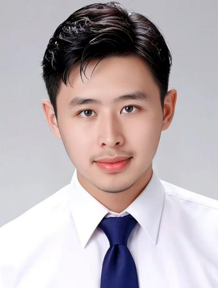 李何明
